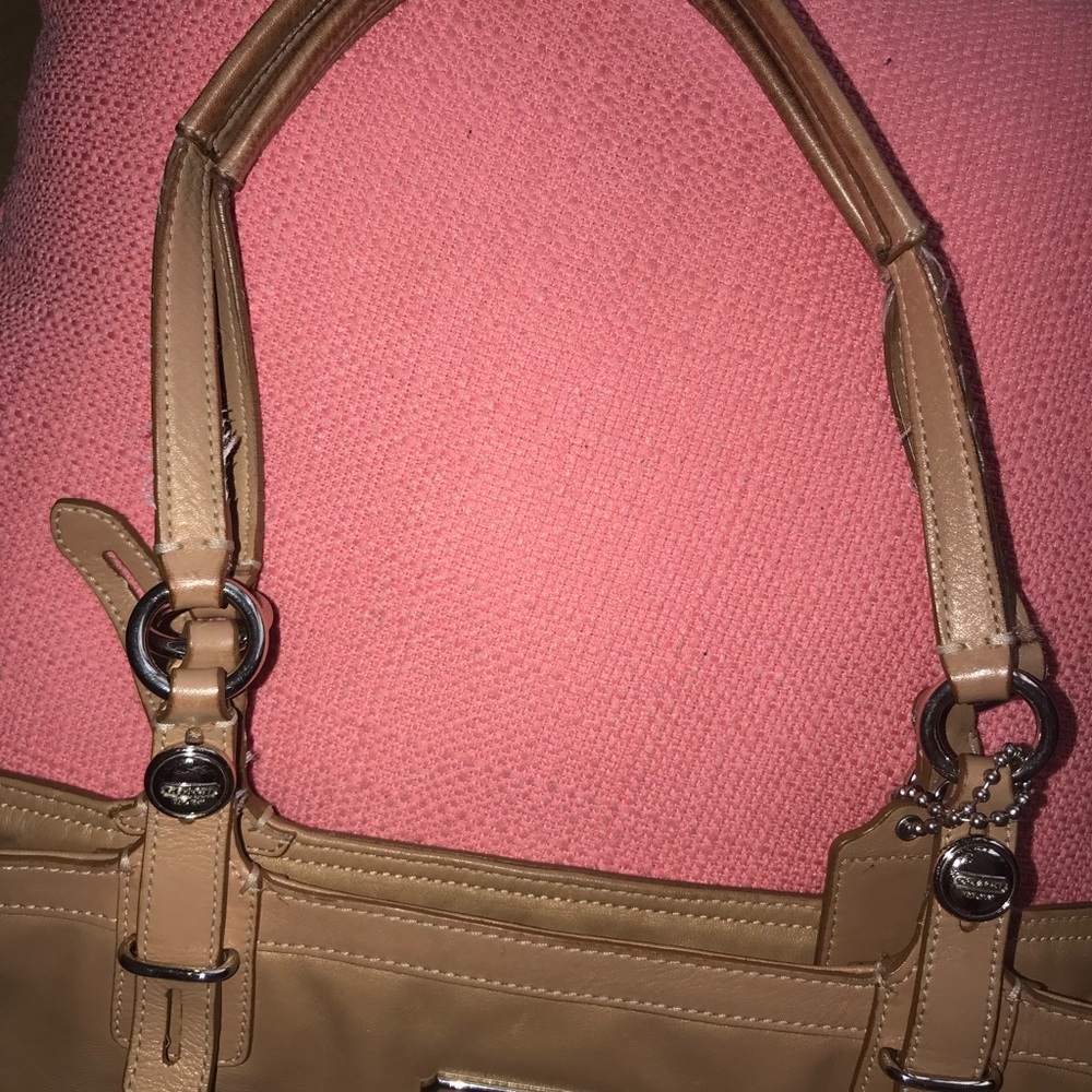 Authentic Coach Purse 👜 - Picture 2 of 6